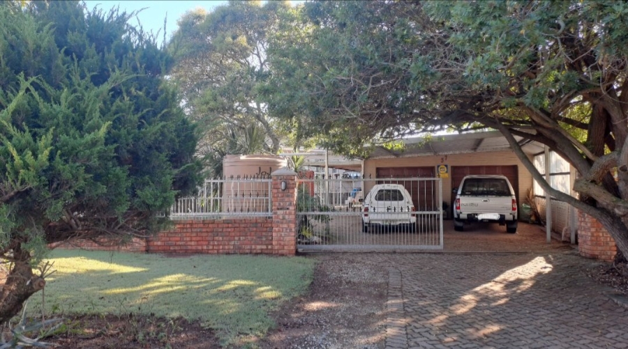 4 Bedroom Property for Sale in Vanes Estate Eastern Cape